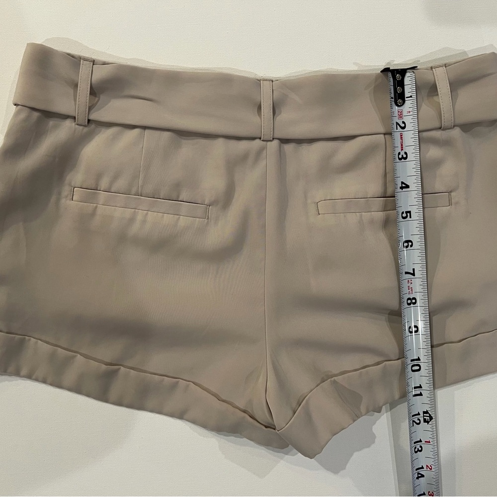 Express Obi Belt Cream Khaki Shorts Tailored Sash Cuffed Size 6 - Picture 7 of 9